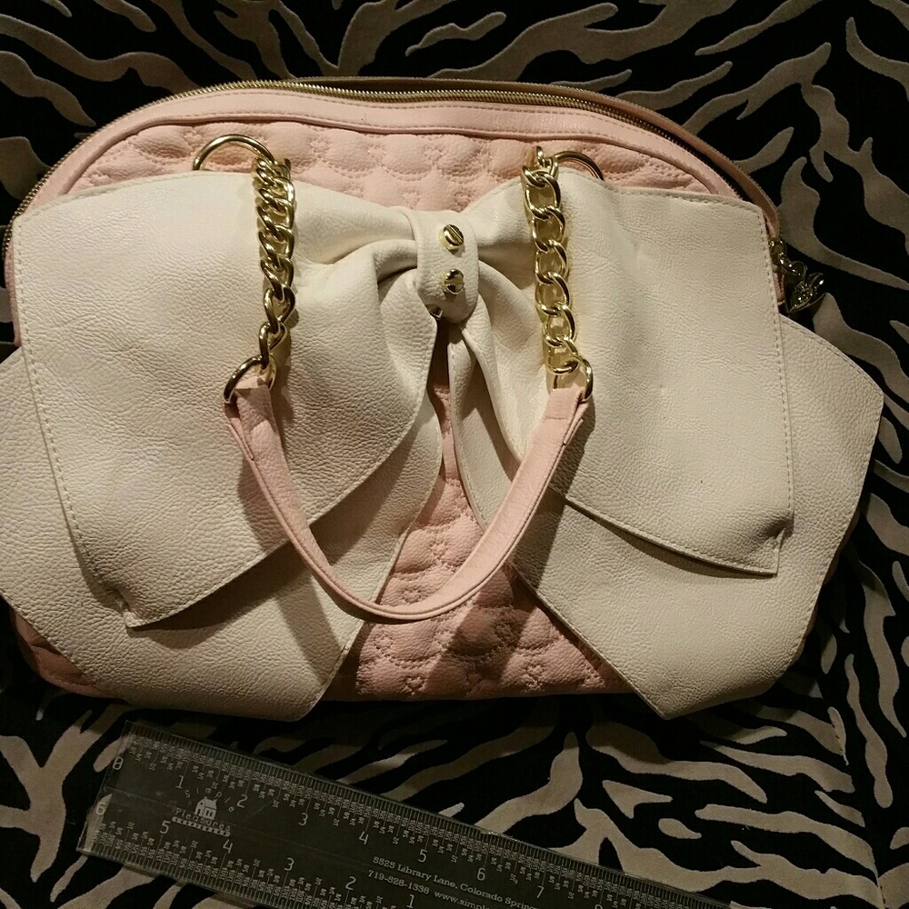 Betsey Johnson, Purse
